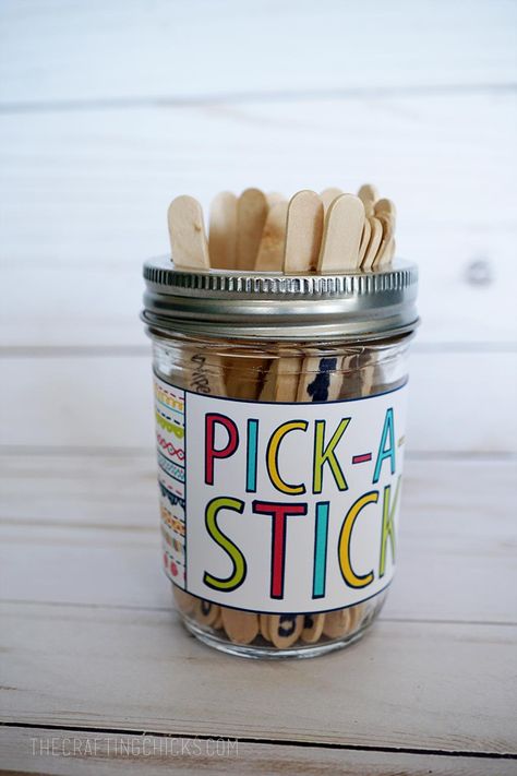 Pick-A-Stick Chore Jar - The Crafting Chicks Jar Ideas For Boyfriend, Kids Chore Board, Chore Jar, Chore Sticks, Diy Jars Ideas, Popsicle Stick Art, Gratitude Jar, Happy Jar, Baby Play Activities