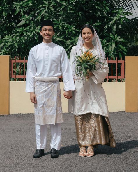 Malay Wedding Dress Nikah, Malay Wedding Dress Songket, Kurung Nikah, Melayu Wedding, Malay Wedding Dress, Nikah Decor, Baju Kahwin, Nikah Outfit, Majlis Perkahwinan