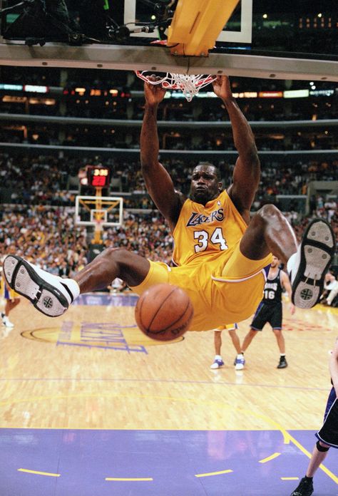 Shaq Dunk, Shaq O Neal, George Gervin, Basketball Moves, Basketball Photography, Basketball Funny, Basketball Wallpaper, Nba Pictures, Basketball Art