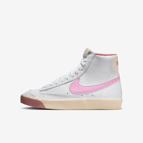 The Nike Blazer Mid '77 gives old-school looks with modern comfort. What's that mean? It means you can run, skip and jump all day, knowing your feet will stay happy and your look is timeless. Nike Blazer Mid 77 Colors, Nike Blazer Mid 77 Women, Nike Blazer Mid 77 White, Nike Blazer 77, Blazer 77, Nike Shoes For Boys, Kids Blazers, Nike Blazers, Hot Pink Blazers