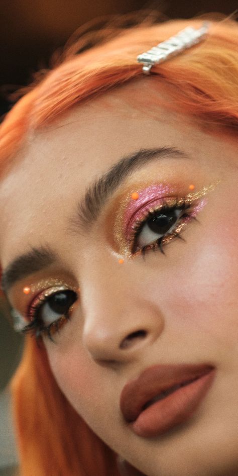 Half Magic Beauty, Half Magic Makeup, Creative Makeup Photoshoot Ideas, Disco Inspired Makeup, Eclectic Makeup, Donni Davy, Fashion Editorial Makeup, Artsy Makeup, Funky Makeup