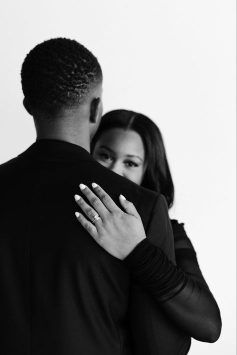 Engagement Pictures Black And White, Husband And Wife Portraits, Black People Engagement Photos, Black Couples Photoshoot Poses, Black Couples Engagement Pictures, Fiance Photoshoot, Essence Photoshoot, Engagement Photos Black Couples, Black Engagement Photos