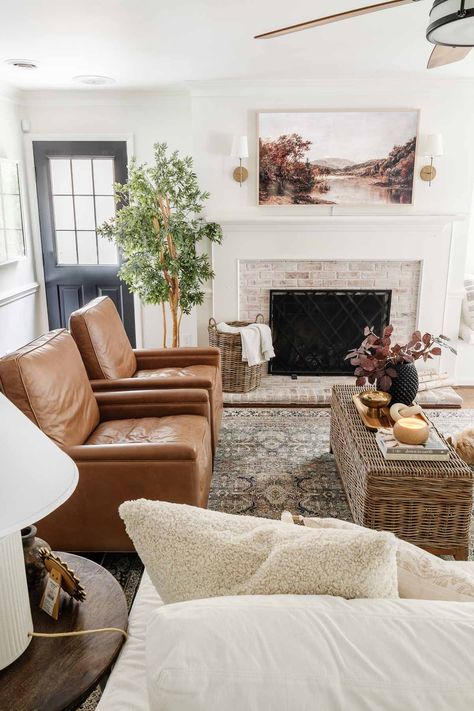 Cozy Living Room Warm, Pottery Barn Sofa, Warm Farmhouse, Leather Aesthetic, Iphone Homescreen, Transitional Living, Sofa Review, Office Office, Room Additions