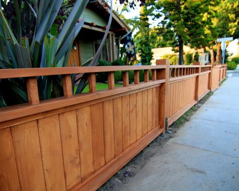 Craftsman Fence, Craftsman Landscaping, Short Fence, Front Fence, Timber Fencing, Diy Fence, Front Yard Fence, Privacy Fences, House Landscaping