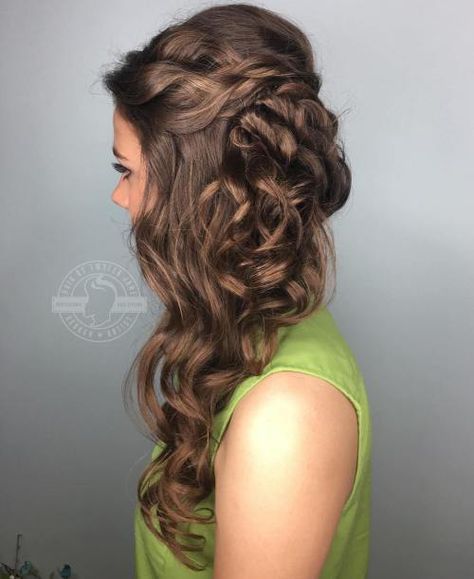 Curly Side Downdo For Long Hair Side Ponytails, Side Curls, Side Braids, Side Swept Curls, Prom Hair Updo, Side Braid Hairstyles, Curls For Long Hair, Long Face Hairstyles, Side Hairstyles