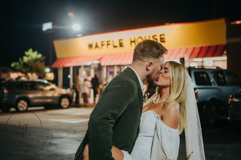 Tennessee bride surprises groom with Waffle House reception Waffle House Wedding Reception, Waffle House Wedding, Waffle House Photoshoot, Diner Wedding Photos, In N Out Truck At Wedding, Waffle House Wedding Photos, Engagement Photos Louisville Ky, Waffle House, Family Set