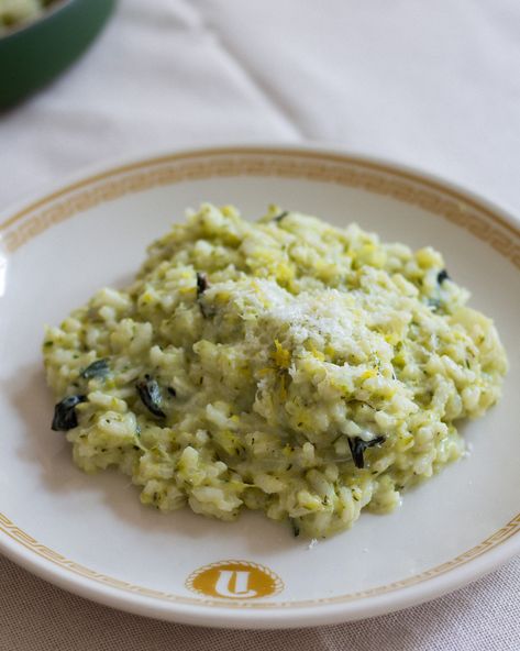 Garlic Risotto, Greek Diet, Wild Garlic, Risotto Recipes, Vintage Diy, Tortellini, Greek Recipes, Cooking Dinner, Parmesan