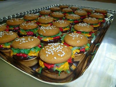 Hamburger Cookies, Burger Cookies, Mini Cheeseburger, Cheeseburger In Paradise, Krabby Patty, Spongebob Birthday Party, Spongebob Birthday, Some Friends, Party Desserts