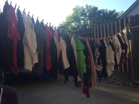 Useful way to hang clothes for a yard sale! Garage Sale Ideas, Trans Clothes, Pvc Pipe Rack, Yard Sale Clothes, Garage Sale Tips, Hanging Pants, Diy Rack, Clothes Swap, Diy Clothes Rack