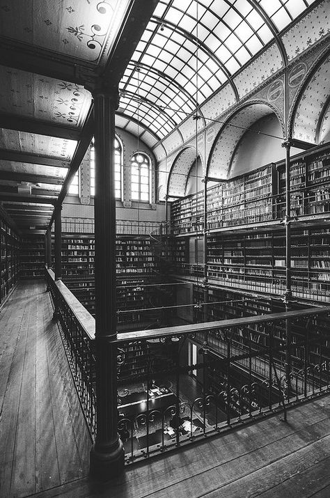 The beautiful Bibliotheek at the Rijksmuseum - Amsterdam in Black & White - eatrepeat.blogspot.com Black And White Academia, White Dark Academia, Dark Academia Black And White, Books Dark Academia, Dark Academia Black, Black Academia, Black And White Photo Wall, Capricorn Moon, Bloomington Indiana