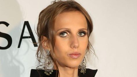 Allegra Versace Ariana Grande Height, Allegra Versace, Versace Family, Fred Armisen, Chris Tucker, Dark Brown Hair Color, Donatella Versace, Italian Fashion Designers, Gianni Versace