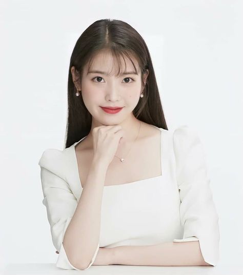 Iu Smile Cute, Iu New Picture, Iu White Dress, Iu Smile, Wedding Hairstyles Blonde, Dancer Kpop, Insta Camera, Best Wattpad Stories, Iu Aesthetic