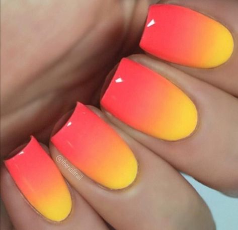 Coral Ombre Nails, Orange Ombre Nails, Shiny Nails Designs, Ombre Nail Art Designs, Summer Gel Nails, Ombré Nails, Pink Ombre Nails, Fancy Nails Designs, Ombre Acrylic Nails