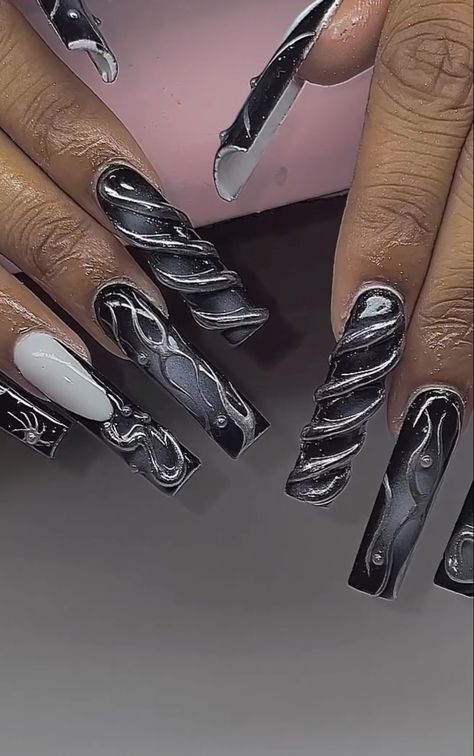 Matrix Nail Art, Grey Black And White Nails, Black And Grey Nail Ideas, Black And Silver Stiletto Nails, Silver And Black Nail Designs, Black And Gray Nail Designs, Darker Nails, Emo Nails Acrylic, Black And Silver Nails Ideas