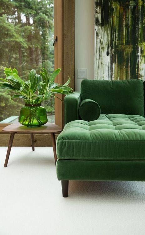 Samt Sessel | Wohndesign | Wohnzimmer Ideen | BRABBU | Einrichtungsideen | Luxus Möbel | wohnideen | www.brabbu.com Interior Boho, Green Couch, Green Velvet Sofa, Green Sofa, Green Interiors, Green Rooms, Green Decor, Green Chair, Decor Minimalist