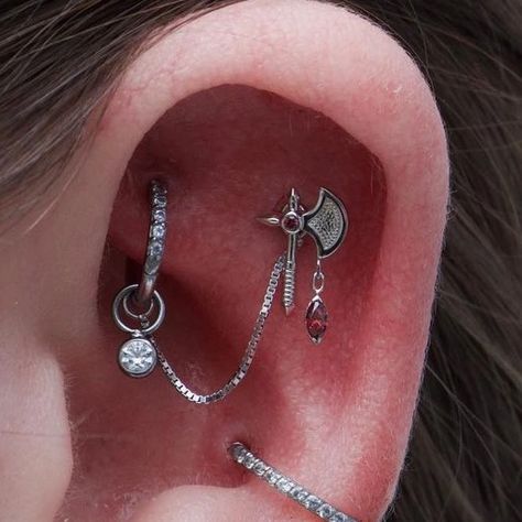 Types Of Ear Piercings, Piercing Inspo, Cool Ear Piercings, Stretched Lobes, Cool Piercings, Cute Ear Piercings, Ear Style, Cute Piercings, Jewelry Accessories Ideas