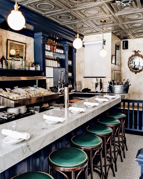 Sveta 🌿 food + travel on Instagram: “weekend mood: find me at an oyster bar 😋 #boston #bostonma #eaterboston . . . . . . . . . . . .  #designrestaurants #theprettycities…” Stools For Island, Steakhouse Design, Oyster Restaurant, Oyster Bar Restaurant, Seafood Shop, Oyster House, Crab Claw, Friday Eve, Weekend Mood