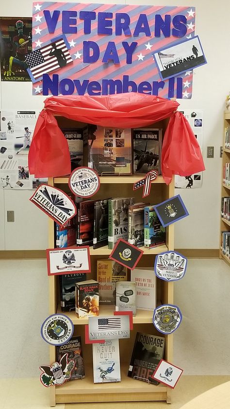 Veterans Day Library Displays, Veterans Day Display Ideas, November Library Display Ideas, Veterans Day Display, Veterans Day Elementary, Library Display Ideas, Library Printables, Intervention Teacher, Veterans Day Poem