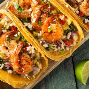 I. LOVE. These Spicy Shrimp Tacos. They're so good. #shrimp #shrimprecipe #taco #tacotuesday #tacos #tacorecipe #shrimptaco #shrimptacorecipe What To Serve With Fish, Healthy Shrimp Tacos, Corn Tortilla Recipes, Grilled Shrimp Tacos, Shrimp Tacos Easy, Chipotle Shrimp, Barbacoa Recipe, Spicy Shrimp Tacos, Shrimp Taco Recipes