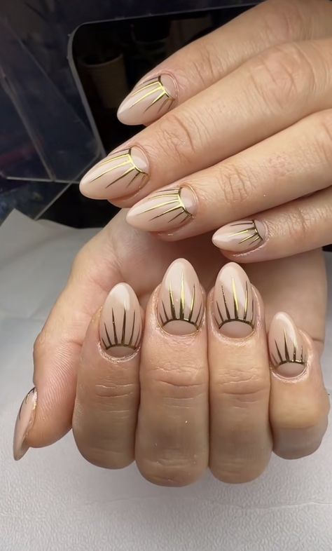 Old Hollywood Inspired Nails, 20s Nails Gatsby, Great Gatsby Nails Designs, Gatsby Nails 1920s, 1920 Nails, Roaring 20s Nails, Gatsby Inspired Nails, Flapper Nails, Great Gatsby Nails