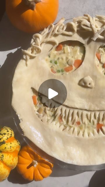 Rachel (aka Maude) on Instagram: "🤡💀🎃 Spooky pies this weekend! And this is the most delicious, comforting (despite the creepy clown face!) chicken pot pie! Recipe ⬇️   Drop a 🤡 in the comments and Ill DM you the recipe!  What you need: -2 homemade or store bought pie discs -2tbsp unsalted butter -3 cups of chicken -3 carrots chopped -3 stalks of celery chopped -1 small onion (or half of one large onion) -2/3 cup frozen peas -lots of fresh thyme, chopped finely -2 1/2 cups chicken broth or stock -4 tbsp all purpose flour -1/3 cup heavy whipping cream  -salt and pepper to taste . . . #pie #halloweenideas #halloweenfood #chickenpotpie #feedfeed #halloween #dinnerideas" Halloween Pot Pie, Ghost Chicken Pot Pie, Slippery Chicken Pot Pie, Slippery Chicken Potpie, Jason’s Deli Chicken Pot Pie Soup, Farmhouse Boone Chicken Pot Pie, Clown Faces, Creepy Clown, Fresh Thyme