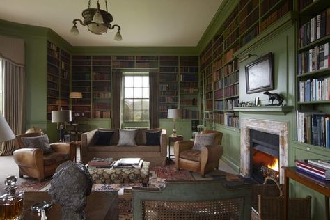 Country Home Style, Interior Design Country, British Interior Design, Scottish House, Garden Magazine, British Interior, Dutch Furniture, Country House Interior, English Decor