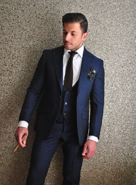 Three piece suit Terno Slim Fit, Kid Tuxedo, Custom Tuxedo, Prom Suits For Men, A Man In A Suit, Man In A Suit, Blue Suit Men, Herren Style, Groom Tuxedo