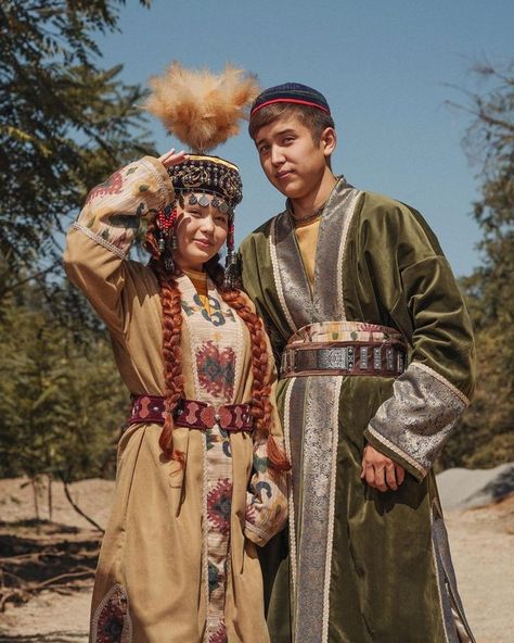 Kazakh couple Kazakhstan Clothes, Mongolia Clothing, Kazakh Clothing, Victorian Anime, Fantasy Garb, Bird People, National Clothes, Culture Clothing, History Fashion