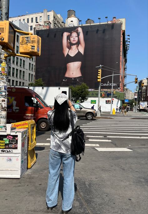 jennie blackpink nyc aesthetic Billboard Model Aesthetic, Blackpink Dr Visualization, Jennie Ck, Billboard Aesthetic, Nyc Billboard Aesthetic, Jennie Billboard, Blackpink Billboard, Billboard Jennie, Jennie At Chanel Event