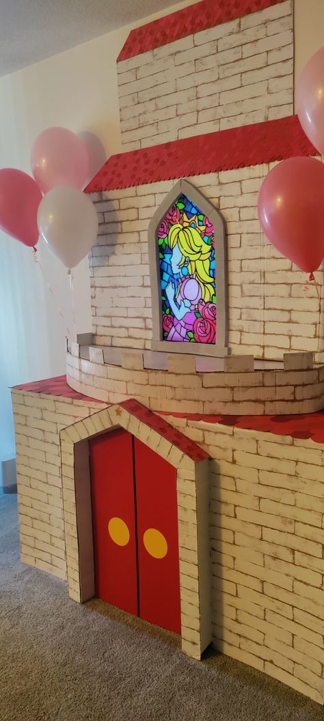 Princess Peach Castle Diy, Peach Castle Mario, Mario Castle Diy, Princess Peach Castle, Nintendo Halloween, Super Mario Peach, Mario Halloween, Trunker Treat Ideas, Princess Peach Party