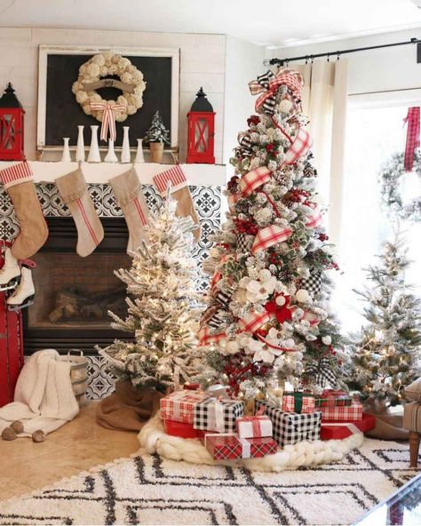 50 Christmas Fireplace Mantel Decoration Ideas Mantel Decoration Ideas, Christmas Fireplace Mantel, Rustic Farmhouse Christmas Decor, Red And White Christmas Decor, Christmas Fireplace Mantels, Rustic Farmhouse Christmas, Christmas Tree Storage Bag, Christmas Tree Storage, Fireplace Mantel Decor