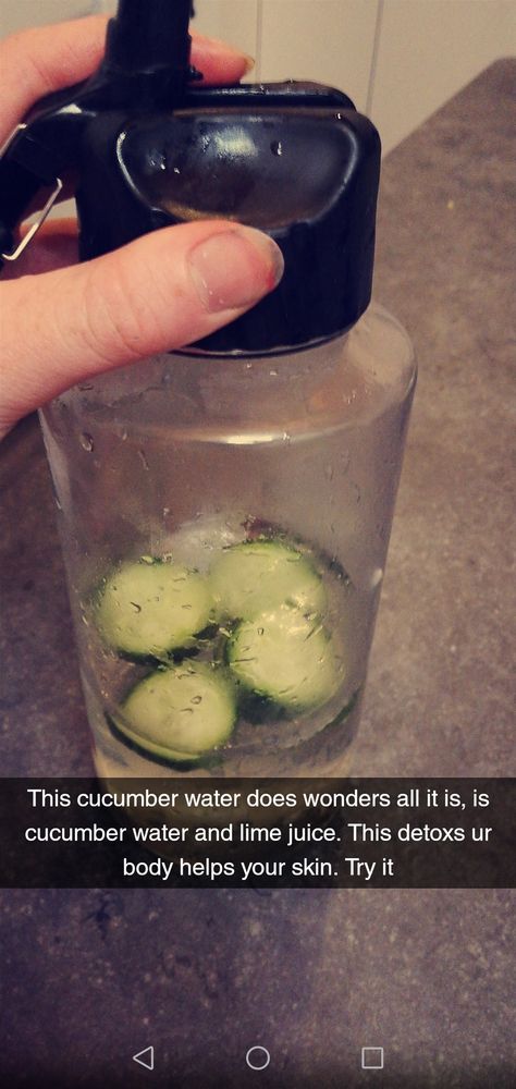 Lime And Cucumber Water, Water Cucumber, Cucumber Canning, Tips For Oily Skin, Drinking Lemon Water, Cucumber Water, Cucumber Juice, Recipes Book, Healthy Lifestyle Habits