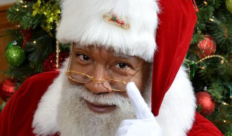 A Letter To Angry White People From Black Santa Claus Black Santa Claus, Elf Antics, Elf Shirt, Mall Of America, Christmas Blessings, Black Santa, Merry Christmas To You, Red Suit, Santa Clause