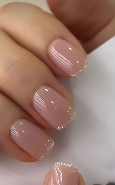 Naked Manicure Ideas, Subtle Acrylic Nails Classy, Nude Nail Color Ideas, 2025 Short Nail Trends, Nuteral Nails Cute Design, Basic Holiday Nails, Nude Winter Nails Short, Minimalistic Acrylic Nails, Light Pink Neutral Nails