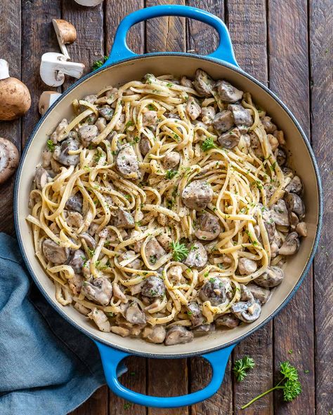 Creamy Chicken Mushroom Pasta With Alfredo Sauce | Blondelish.com Creamy Chicken Mushroom Pasta, Creamy Chicken Mushroom, Aglio E Olio Recipe, Mushroom Alfredo, Chicken Mushroom Pasta, Pasta With Alfredo Sauce, Mushroom Recipes Pasta, Pasta Recipes Alfredo, Creamy Mushroom Pasta