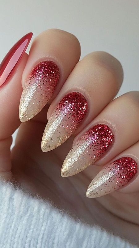 Christmas Nails Art, Festive Christmas Nails, Holiday Manicure, Christmas Nail Art Ideas, Nails 2025, Christmas Gel, Festive Nail Art, Cute Christmas Nails, Christmas Nails Easy