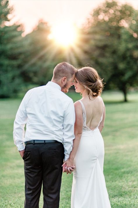 Gorgeous sunset images taken at Knollwood Golf and Country club in Ancaster. Sunset Wedding Photos, Golf Course Wedding, Sunset Images, Golf Club Wedding, Bridal Magazine, Wedding Picture Ideas, Wedding Photo Inspo, Sunset Wedding, Gorgeous Sunset