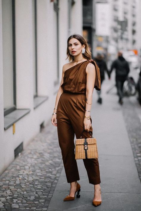 Anzeige | Street Style by Masha Sedgwick | Berlin fashion blogger and influencer | Daily outfit ideas and trends, business fashion look, ootd | Fashionable everyday outfit, sexy, summer look, summer fashion trend, chic, luxury | Wearing brpwn Max Mara jumpsuit from SS19 runway, Jacquemus wild leather pumps, Coccinelle straw bag, white shell earrings by Mango, gold and silver Tory Burch bracelets Berlin Fashion, Luxury Wear, Fashion Blogger Style, Looks Street Style, Summer Fashion Trends, Fancy Pants, Mode Inspo, Girly Outfits, Style Chic