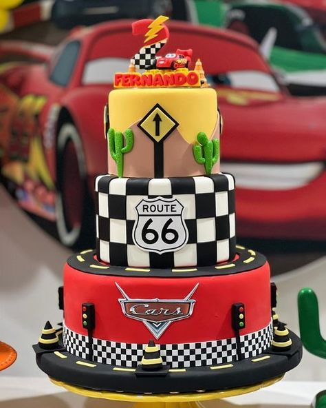 Kids Birthday Themes Boys, Disney Cars Cake, Pixar Cars Birthday, Lightning Mcqueen Cake, Cars Theme Cake, Mcqueen Cake, Cars Birthday Party Decorations, Cars Birthday Cake, Birthday Lights