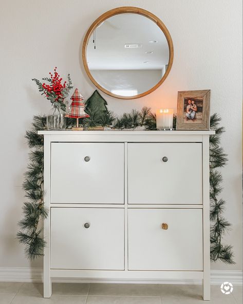 Shoe Rack Decor Entryway, Entryway Decor Shoe Storage, White Fur Throw, Ikea Christmas Decorations, Ikea Shoe Rack, Modern Farmhouse Christmas Decor, Hallway Christmas, Entryway Shoe Cabinet, Ikea Shoe Storage