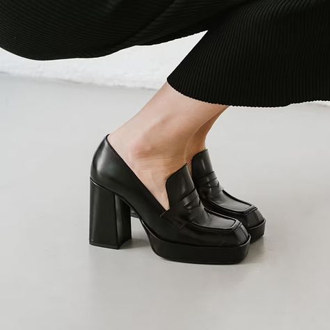 Women Moccasins, Unique Models, Open Toed Heels, Platform Loafers, Shoe Inspo, Pointed Heels, Platform Heels Chunky, Crazy Shoes, Heeled Loafers