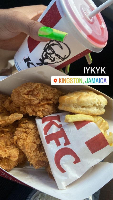 Kfc Jamaica, Jamaican Kfc, Jamaica Lifestyle, Food Jamaican, Jamaican Snacks, Jamaica Culture, Jamaica Food, Carribean Food, Jamaican Food