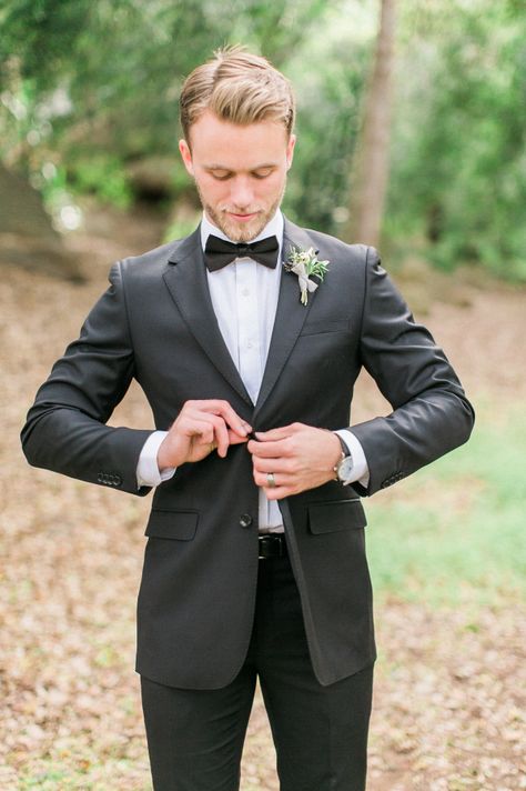 Dapper groom: http://www.stylemepretty.com/2016/05/17/muted-earth-tones-inspired-wedding-design/ | Photography: Elate Photo - http://www.elatephoto.com/ Charcoal Tuxedo Wedding, Charcoal Grey Suit Wedding, Earth Tone Wedding Colors, Charcoal Groomsmen, Charcoal Suit Wedding, Dark Grey Groomsmen, Gray Groomsmen Suits, Charcoal Wedding, Earth Tone Wedding