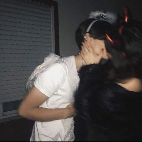 Halloween Couple Pics, Blood Gang, Halloween Couple, Matching Costumes, Aesthetic Tumblr, Couple Halloween, Pink Love, Tumblr, Halloween