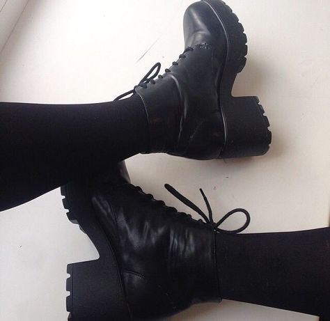 Grunge Goth, Dieselpunk, Dr. Martens Boots, Suho, Mode Outfits, Sock Shoes, Cute Shoes, Me Too Shoes, Black Boots