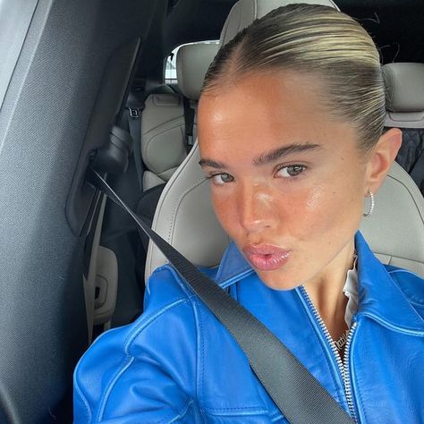 MATILDA DJERF on Instagram: "Here’s to 14 year old me never wearing my hair up because this ONE guy made fun of my ears. Fairy vibes for life🧚‍♀️" College Budget, Skincare Inspiration, Matilda Djerf, Blonde Hair Looks, Slick Hairstyles, Dream Hair, Everyday Makeup, My Hair, Matilda