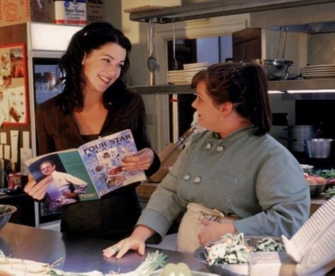 Lorelai And Sookie, Gilmore Girls Lorelai, 2000s Tv Shows, Lorelei Gilmore, Luke And Lorelai, Paris Geller, Lorelai Gilmore, Mood Ring, Stars Hollow