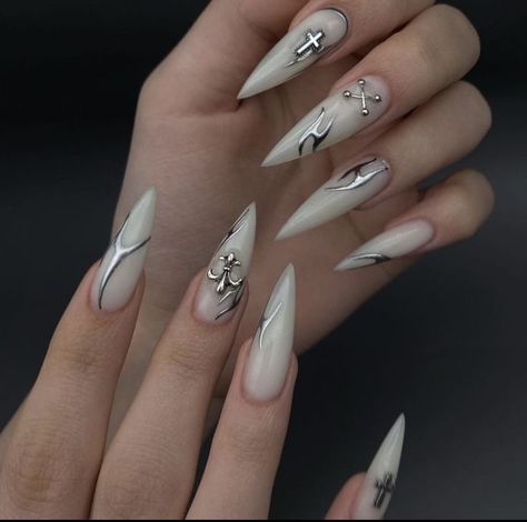 White Stiletto Nails, Nail Art Paint, Silver Nail Art, Hippie Nails, Goth Nails, Edgy Nails, Grunge Nails, Pretty Gel Nails, Crazy Nails