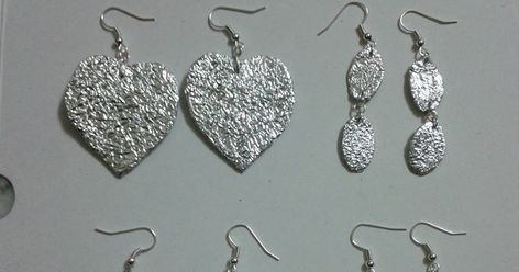 Foil Crafts, Aluminum Foil Crafts, Tin Foil Art, Diy Foil, Soda Can Crafts, Aluminum Foil Art, Seashell Wreath, Aluminum Earrings, Aluminum Jewelry