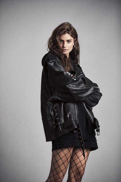 Jasmin Tookes, Taylor Hill Style, All Black Outfits For Women, New Year Look, Fragrance Campaign, Taylor Marie Hill, Taylor Hill, Couture Mode, Looks Black